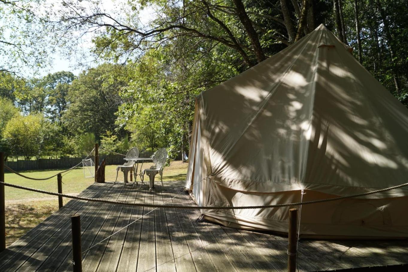 Camping Sous Les Belles Etoiles Peyrilhac ภายนอก รูปภาพ